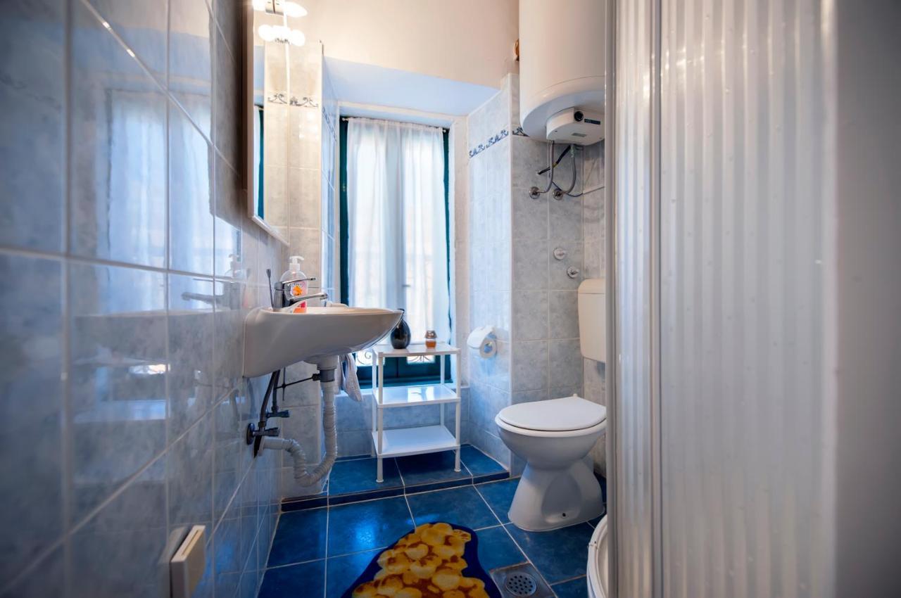 Carera Seaview Apartments Ровинь Экстерьер фото