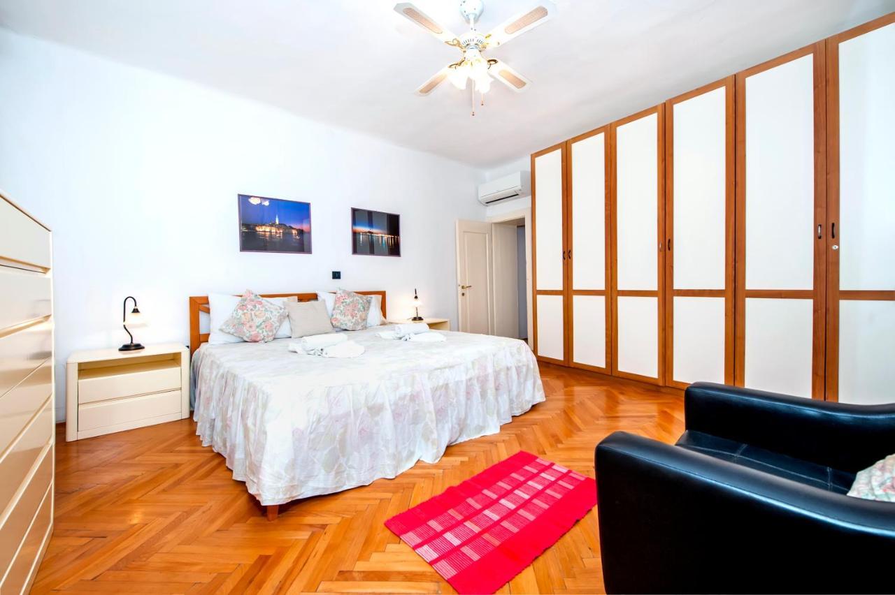 Carera Seaview Apartments Ровинь Экстерьер фото