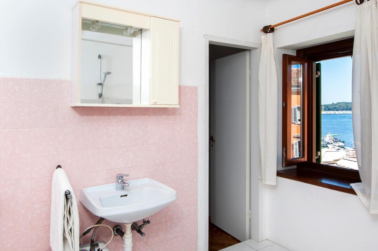 Carera Seaview Apartments Ровинь Экстерьер фото